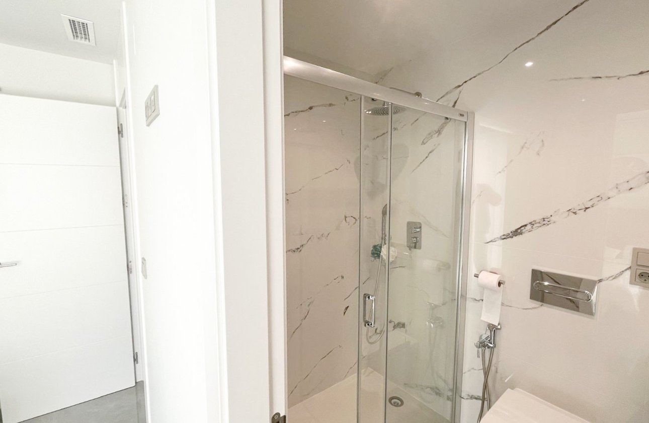 Resale - Villa / Semi detached - Torrevieja - Los Altos