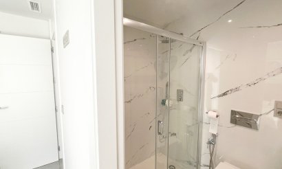 Resale - Villa / Semi detached - Torrevieja - Los Altos