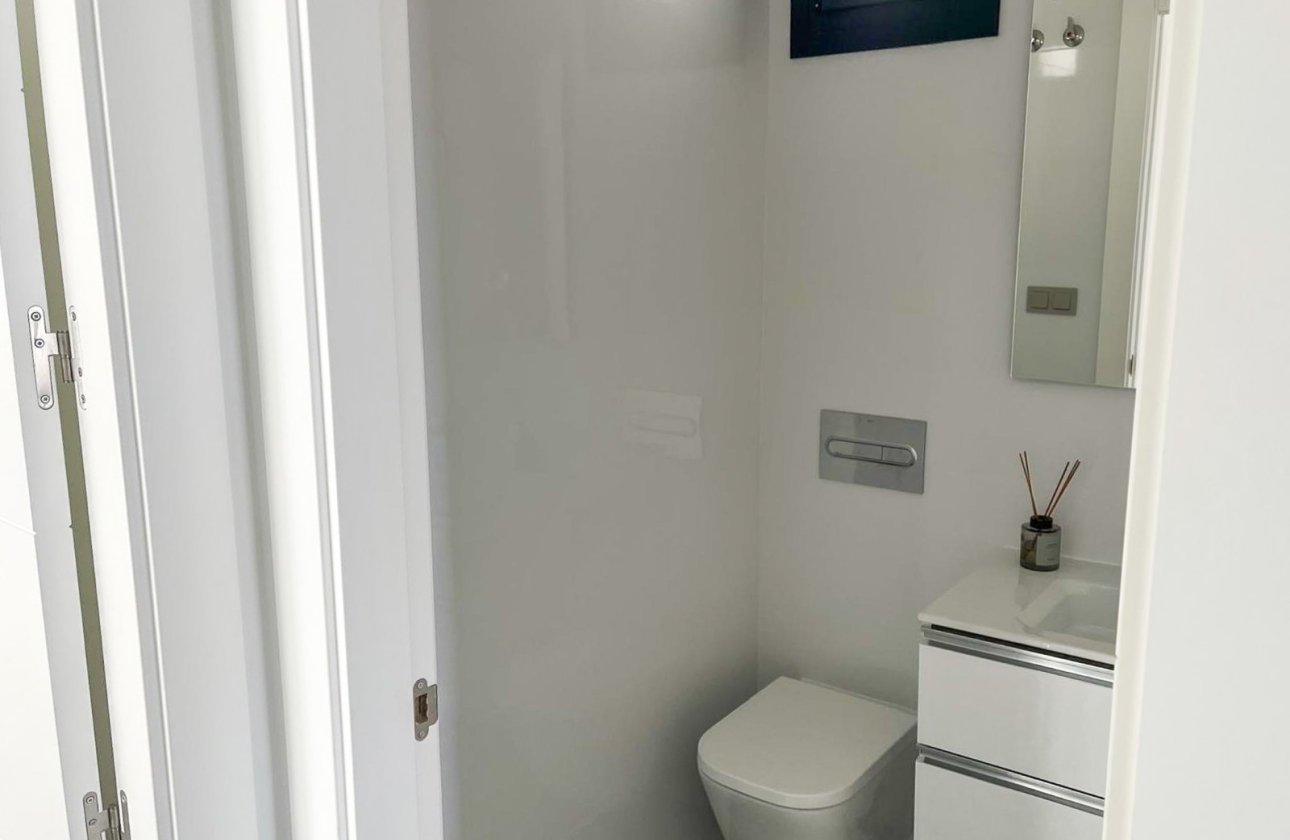 Resale - Villa / Semi detached - Torrevieja - Los Altos