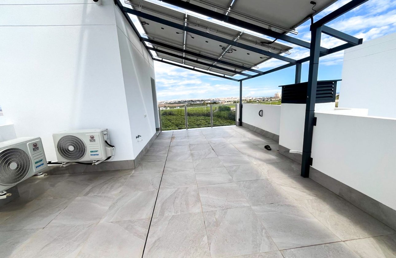 Resale - Villa / Semi detached - Torrevieja - Los Altos