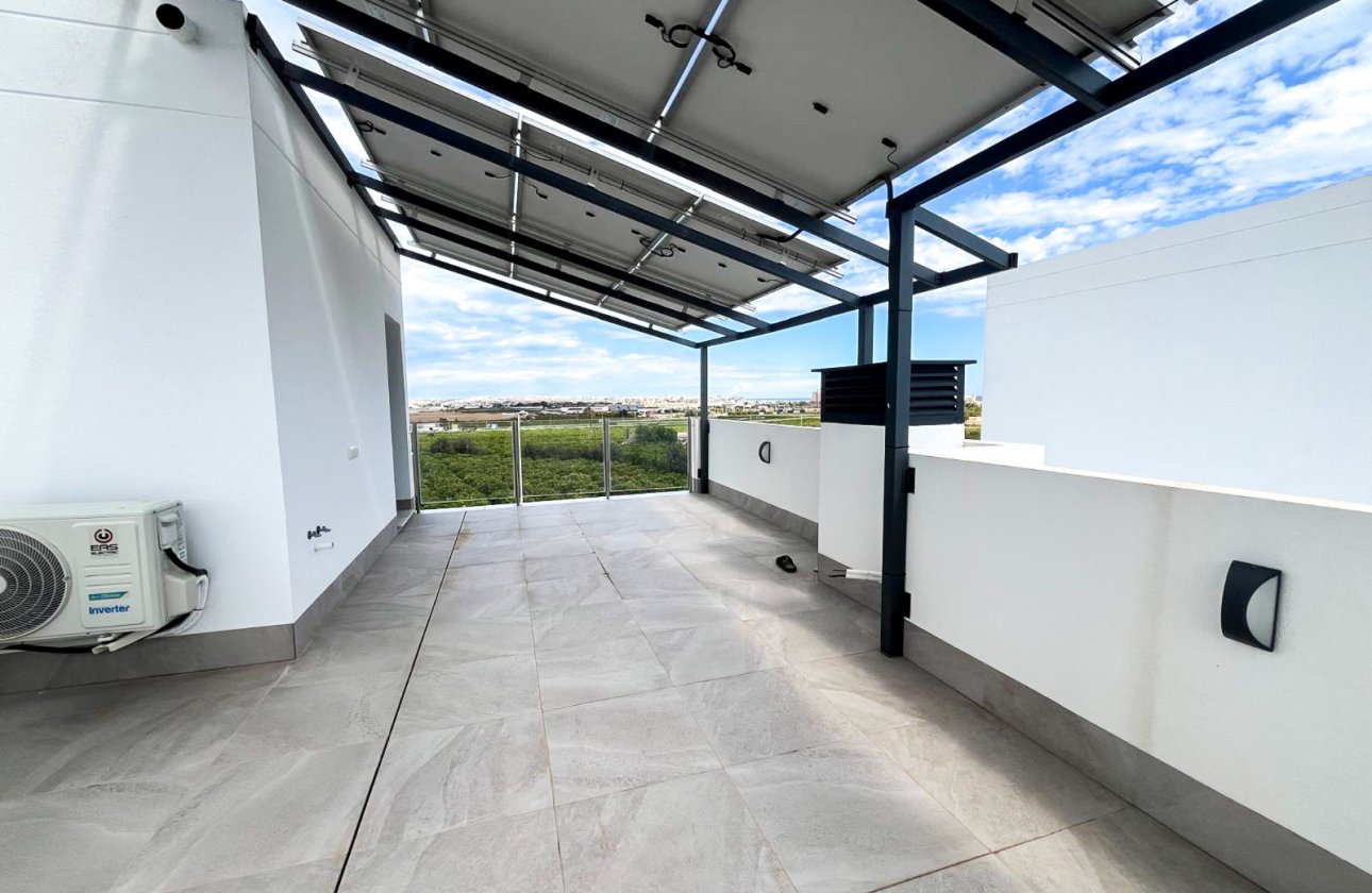 Resale - Villa / Semi detached - Torrevieja - Los Altos