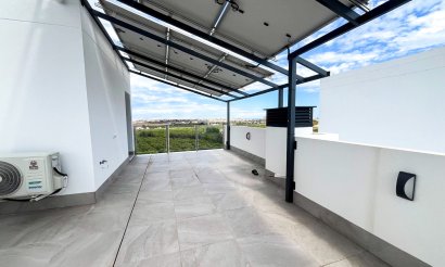 Resale - Villa / Semi detached - Torrevieja - Los Altos