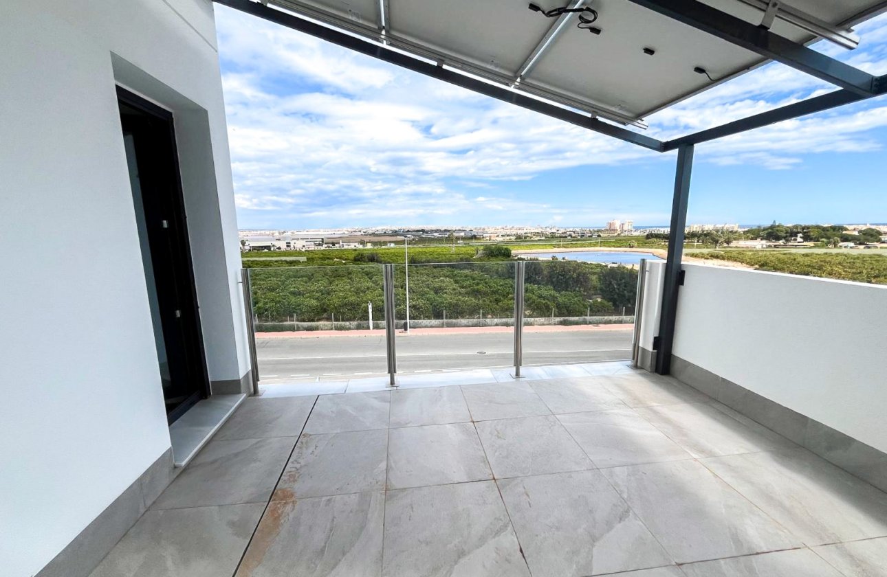 Resale - Villa / Semi detached - Torrevieja - Los Altos