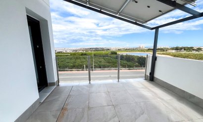 Resale - Villa / Semi detached - Torrevieja - Los Altos