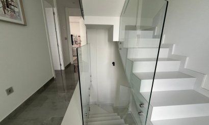 Resale - Villa / Semi detached - Torrevieja - Los Altos