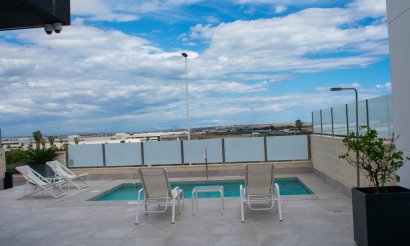Resale - Villa / Semi detached - Torrevieja - Los Altos