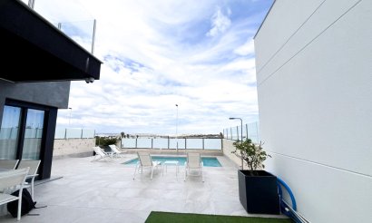 Resale - Villa / Semi detached - Torrevieja - Los Altos