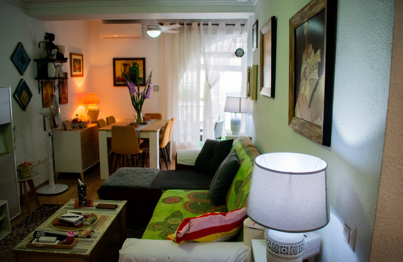 Resale - Villa - Torrevieja - La Siesta - El Salado - Torreta