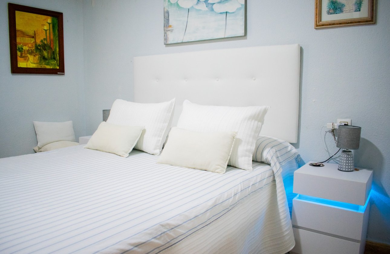 Resale - Villa - Torrevieja - La Siesta - El Salado - Torreta