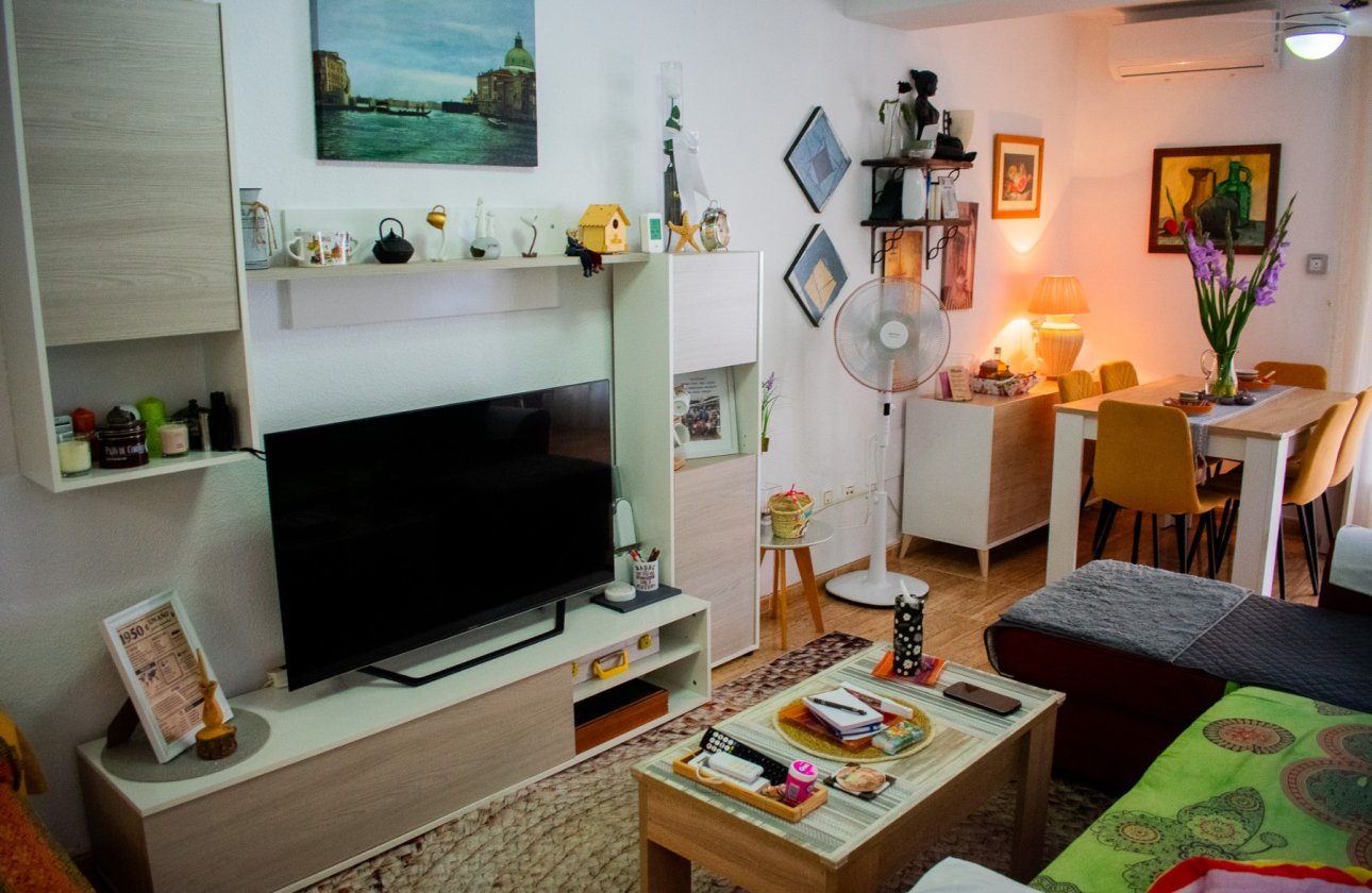 Resale - Villa - Torrevieja - La Siesta - El Salado - Torreta