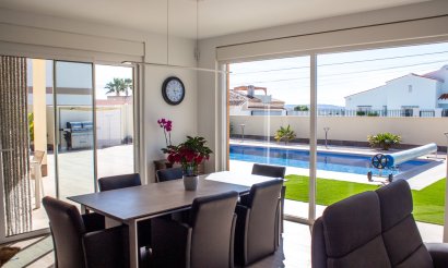 Resale - Villa / Semi detached - Torrevieja - La Siesta - El Salado - Torreta