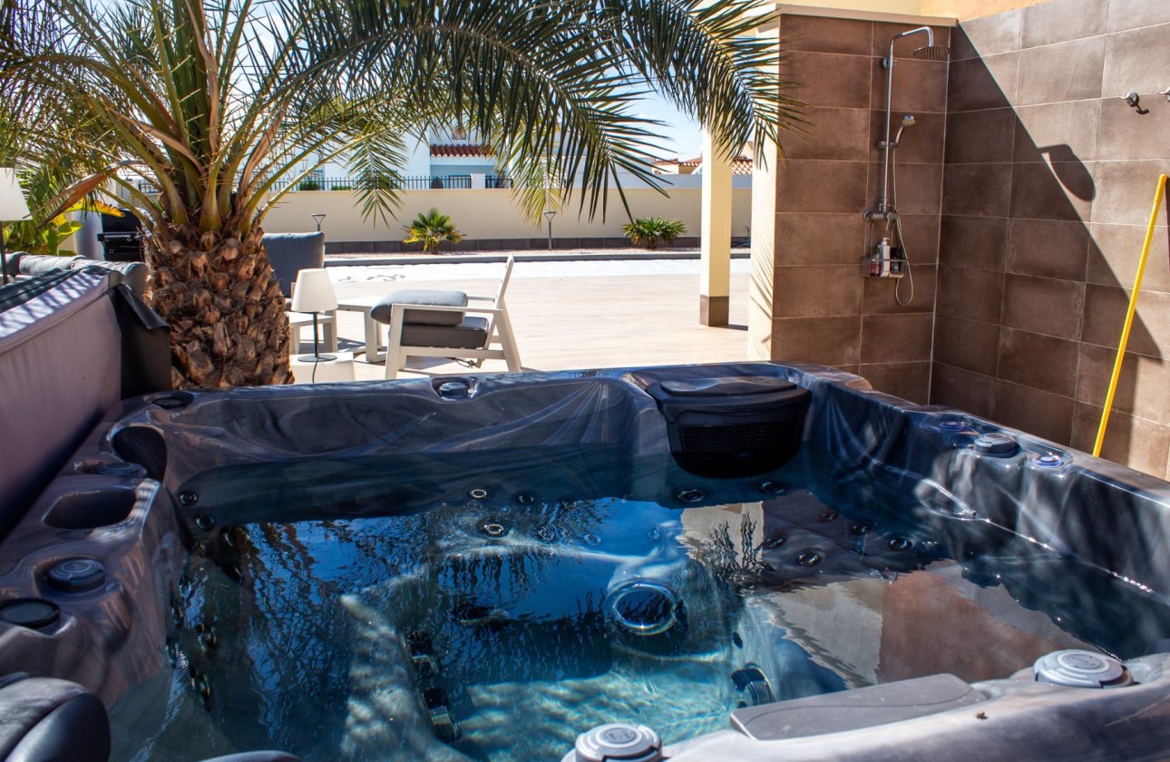 Resale - Villa / Semi detached - Torrevieja - La Siesta - El Salado - Torreta