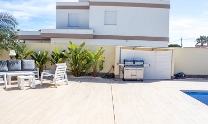 Resale - Villa / Semi detached - Torrevieja - La Siesta - El Salado - Torreta