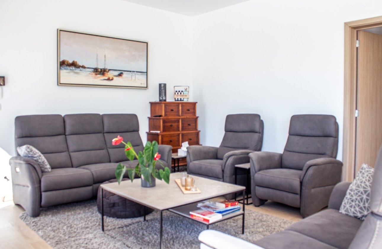 Resale - Villa / Semi detached - Torrevieja - La Siesta - El Salado - Torreta