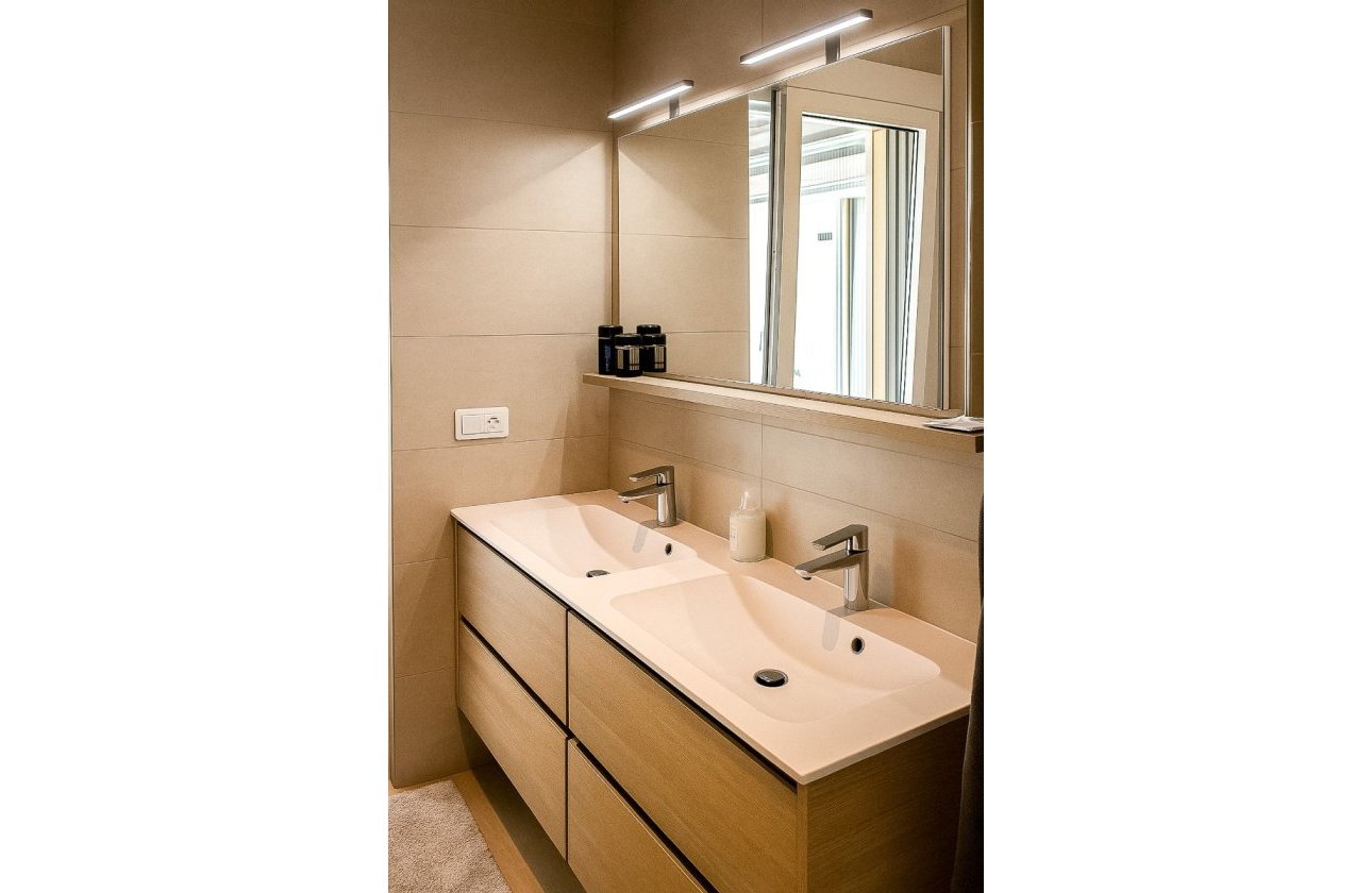 Resale - Villa / Semi detached - Torrevieja - La Siesta - El Salado - Torreta