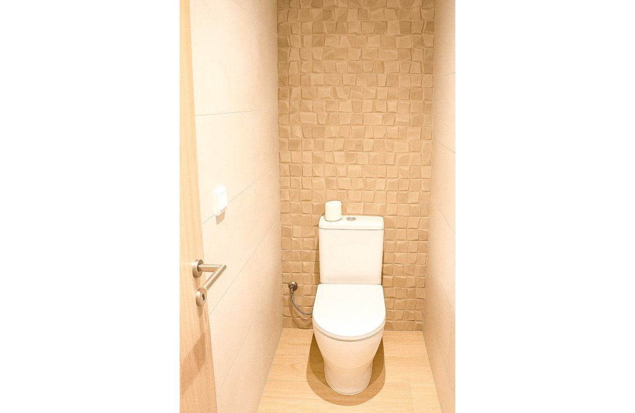 Resale - Villa / Semi detached - Torrevieja - La Siesta - El Salado - Torreta