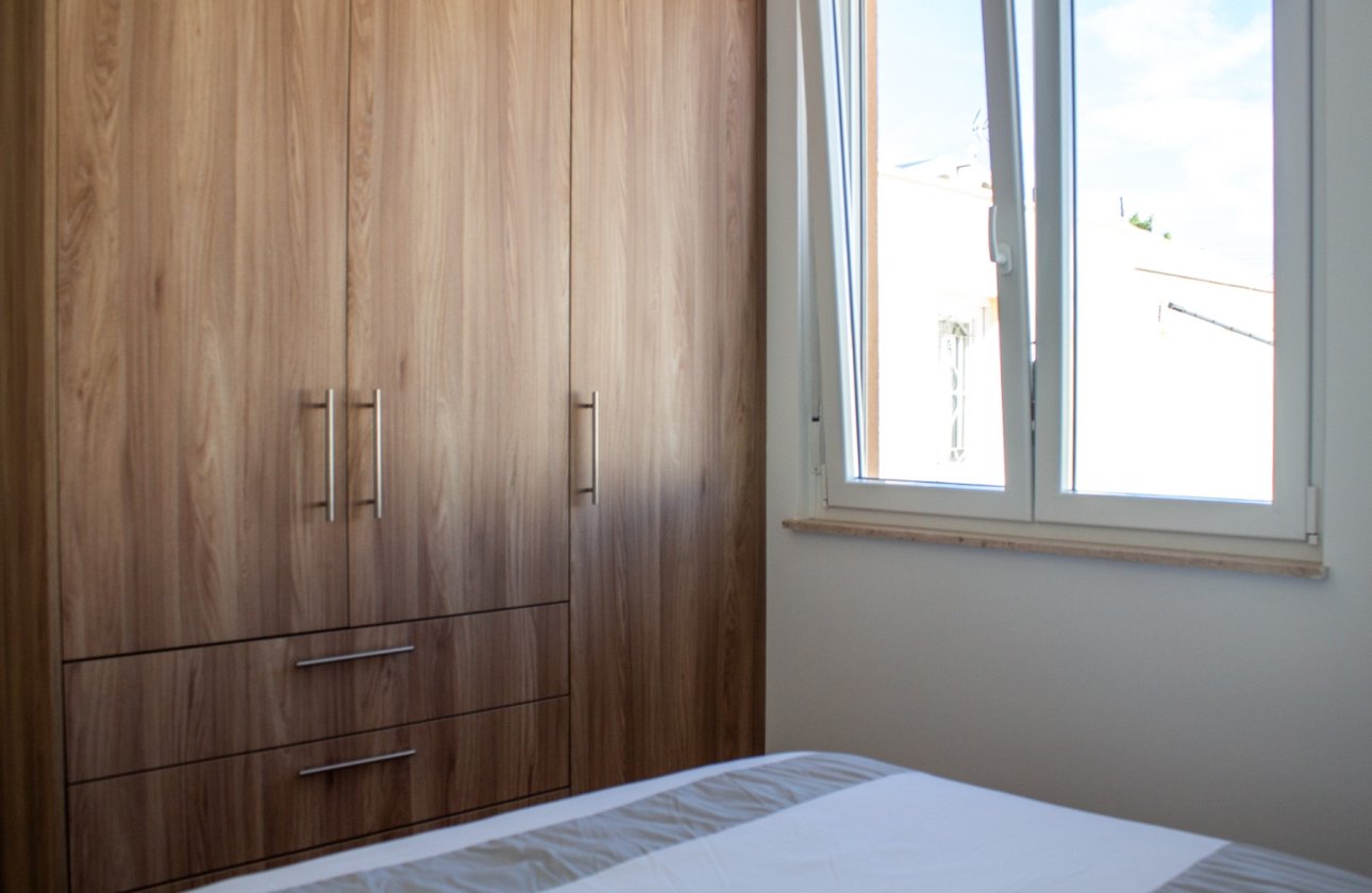 Resale - Villa / Semi detached - Torrevieja - La Siesta - El Salado - Torreta