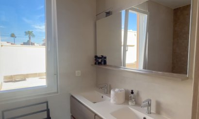 Resale - Villa / Semi detached - Torrevieja - La Siesta - El Salado - Torreta