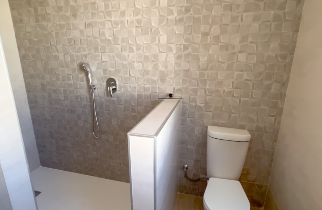 Resale - Villa / Semi detached - Torrevieja - La Siesta - El Salado - Torreta