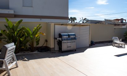 Resale - Villa / Semi detached - Torrevieja - La Siesta - El Salado - Torreta