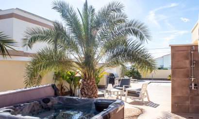 Resale - Villa / Semi detached - Torrevieja - La Siesta - El Salado - Torreta