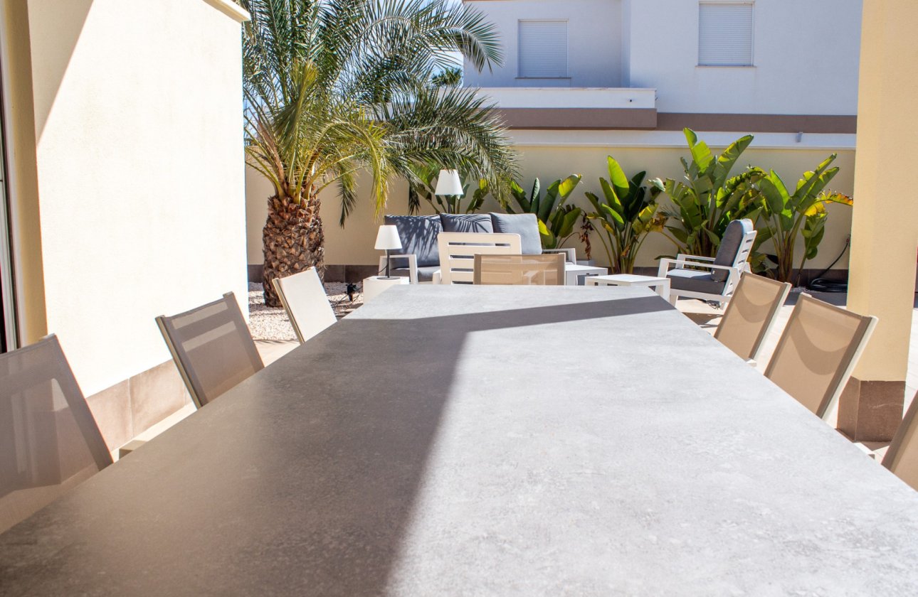 Resale - Villa / Semi detached - Torrevieja - La Siesta - El Salado - Torreta