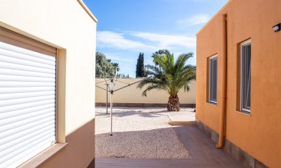 Resale - Villa / Semi detached - Torrevieja - La Siesta - El Salado - Torreta