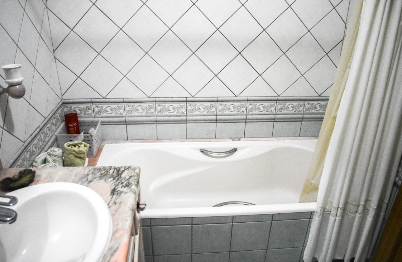 Resale - Apartment / flat - Torrevieja - Torrevieja Centro