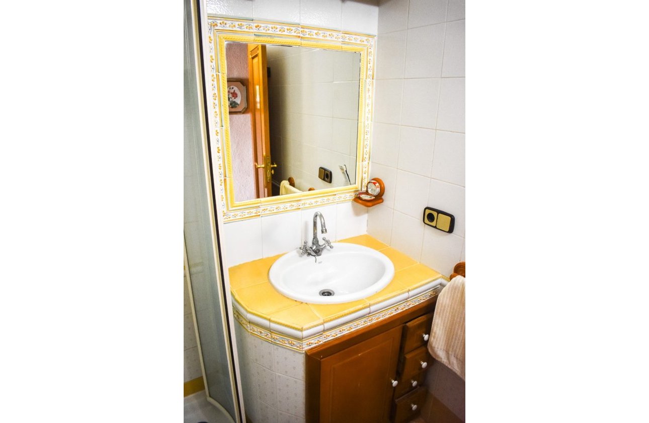 Resale - Apartment / flat - Torrevieja - Torrevieja Centro