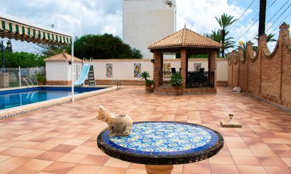 Revente - Villa - Orihuela Costa - MUY CERCA DE LA PLAYA