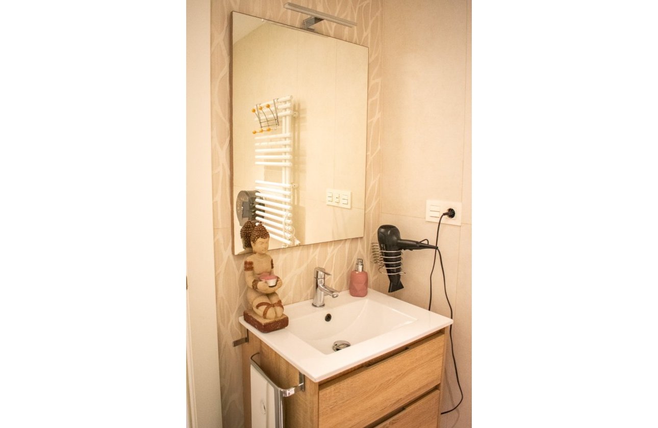 Resale - Apartment / flat - Torrevieja - Torrevieja Centro