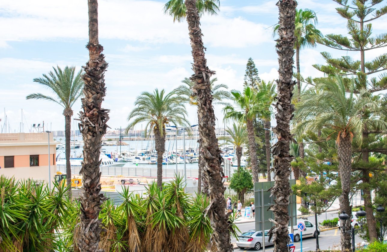 Resale - Apartment / flat - Torrevieja - Torrevieja Centro