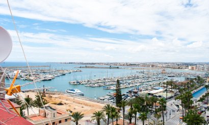 Resale - Apartment / flat - Torrevieja - Torrevieja Centro