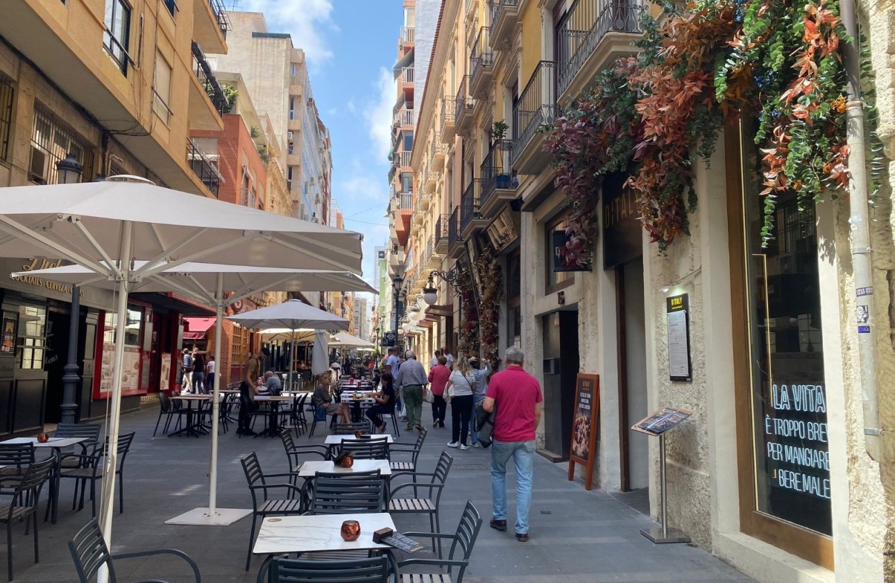 Reventa - Apartamento / piso - Alicante - Centro