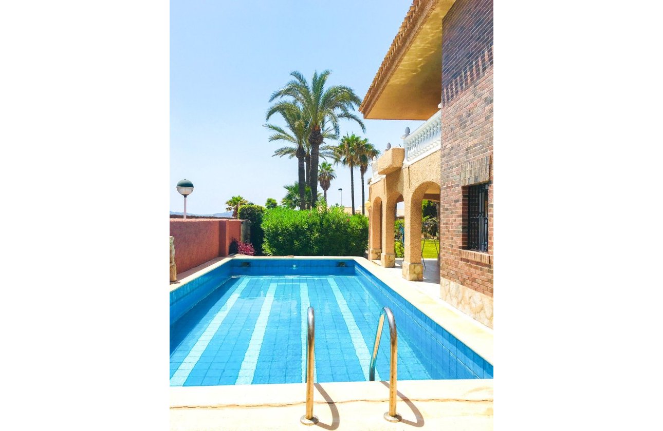Resale - Villa - Cartagena - La Manga del Mar Menor