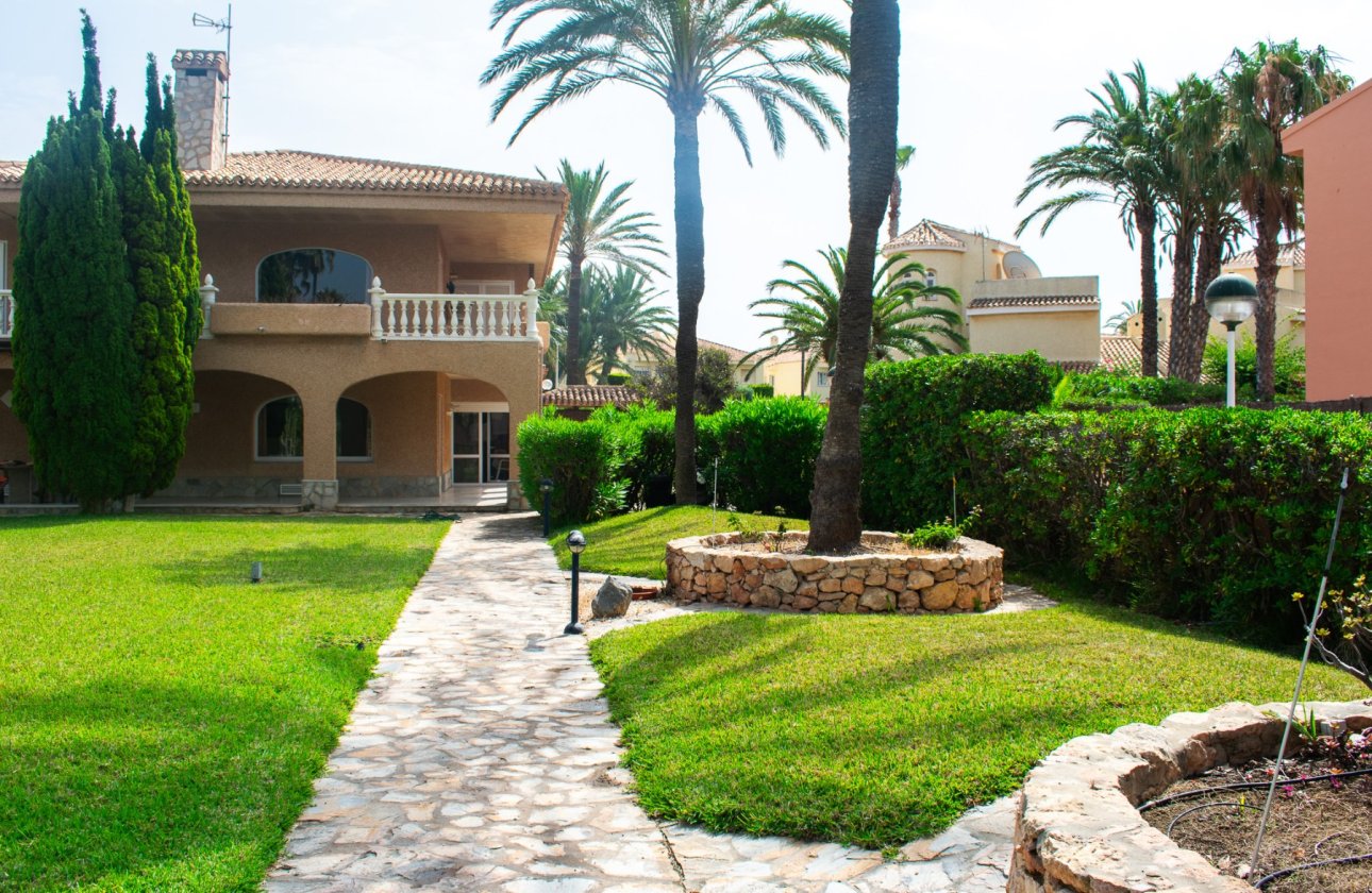 Resale - Villa - Cartagena - La Manga del Mar Menor