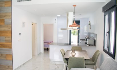 Resale - Villa - Torrevieja - La Siesta - El Salado - Torreta