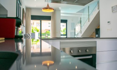 Resale - Villa - Torrevieja - La Siesta - El Salado - Torreta