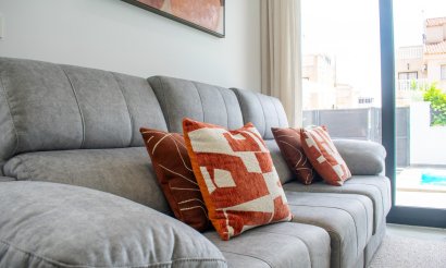 Resale - Villa - Torrevieja - La Siesta - El Salado - Torreta