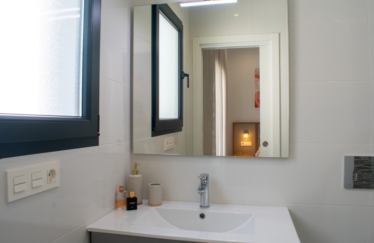 Resale - Villa - Torrevieja - La Siesta - El Salado - Torreta