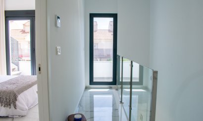 Resale - Villa - Torrevieja - La Siesta - El Salado - Torreta