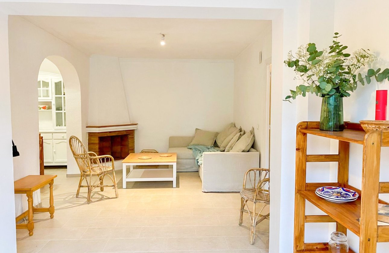 Resale - Villa - Orihuela Costa