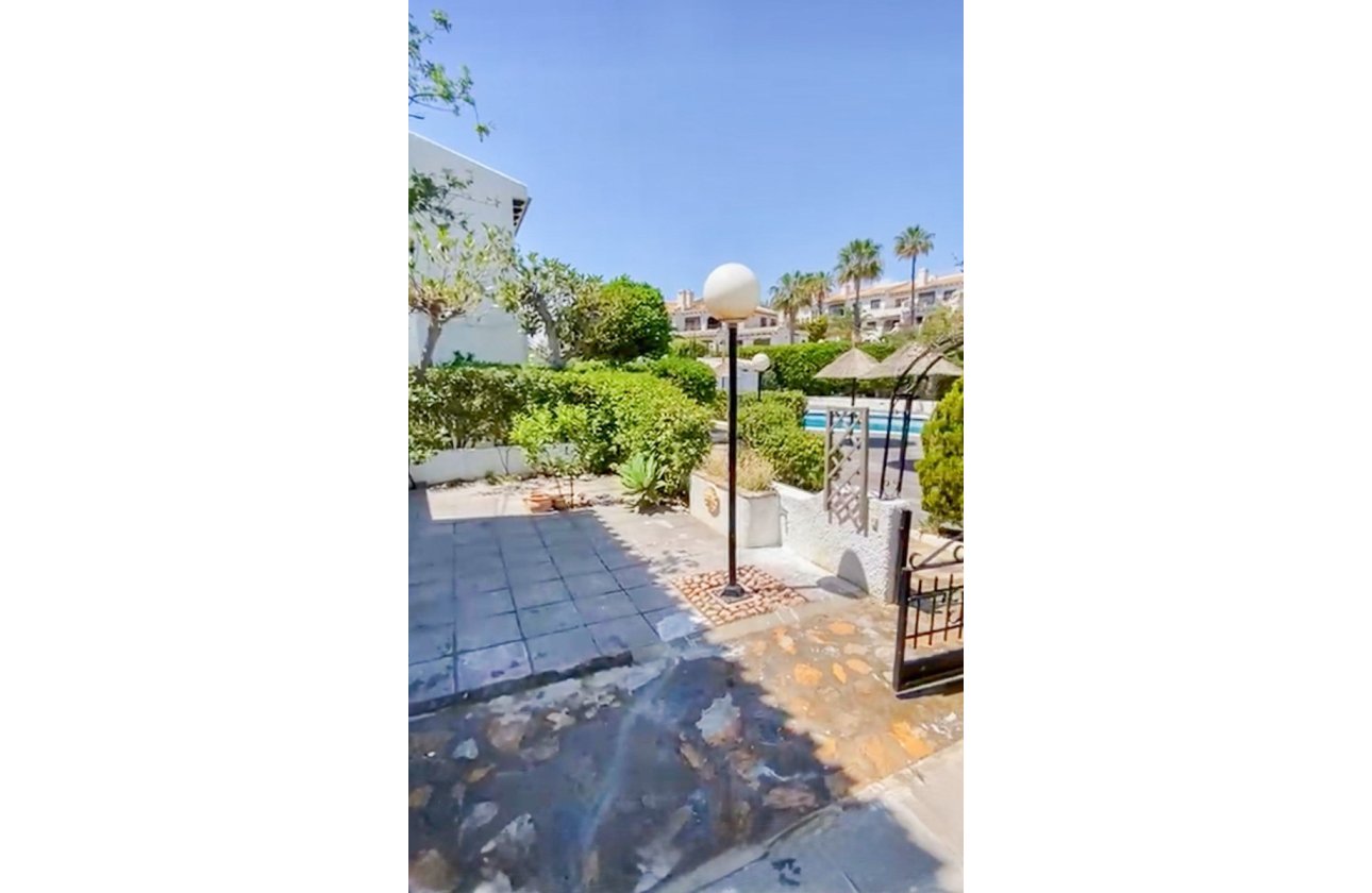 Resale - Villa - Orihuela Costa