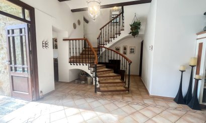 Resale - Villa / Semi detached - Jávea