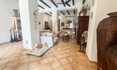 Resale - Villa / Semi detached - Jávea