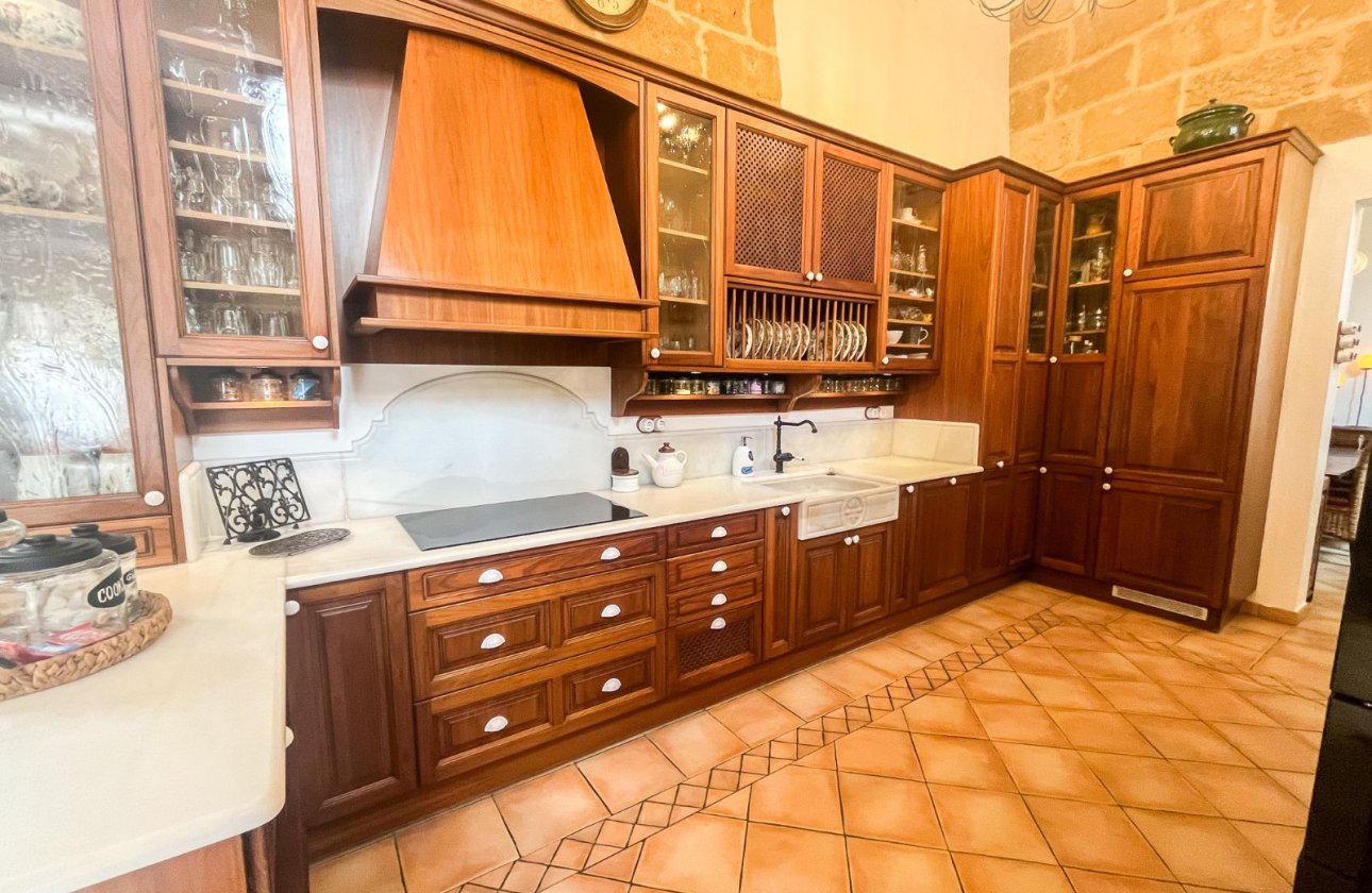 Resale - Villa / Semi detached - Jávea