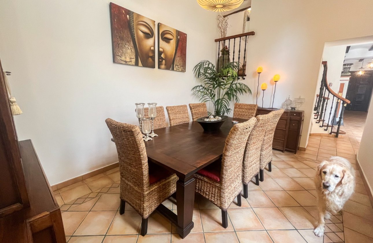 Resale - Villa / Semi detached - Jávea