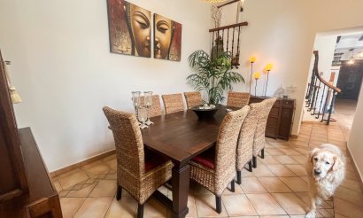 Resale - Villa / Semi detached - Jávea