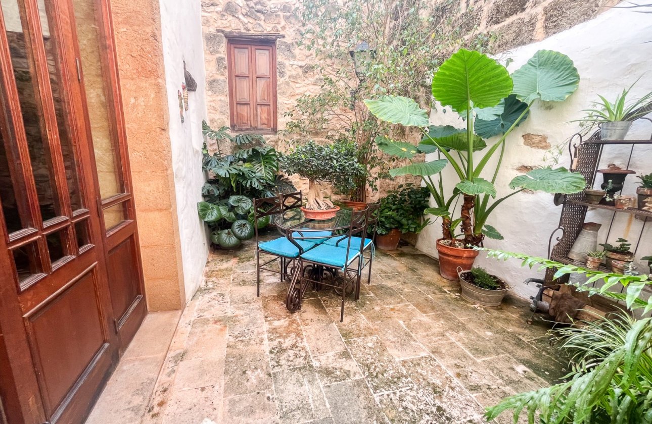 Resale - Villa / Semi detached - Jávea