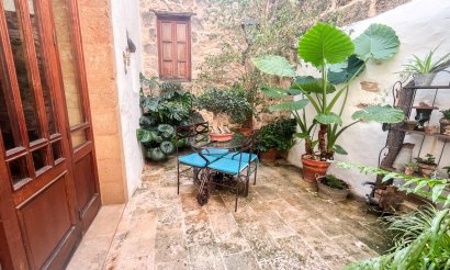 Resale - Villa / Semi detached - Jávea